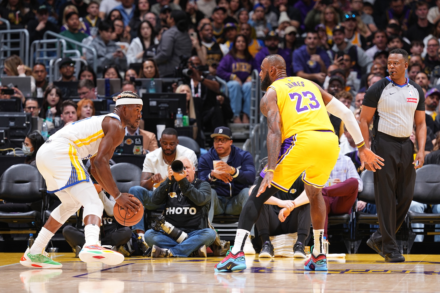 开云官方网站-体面人！字母哥提前表态预计缺席全明星 将机会让给其他人