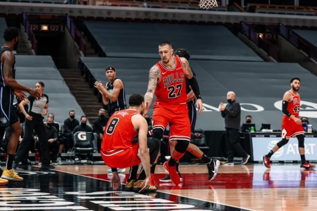 开云官方网站-大写的尴尬！交易武切维奇后公牛战绩不如同期魔术